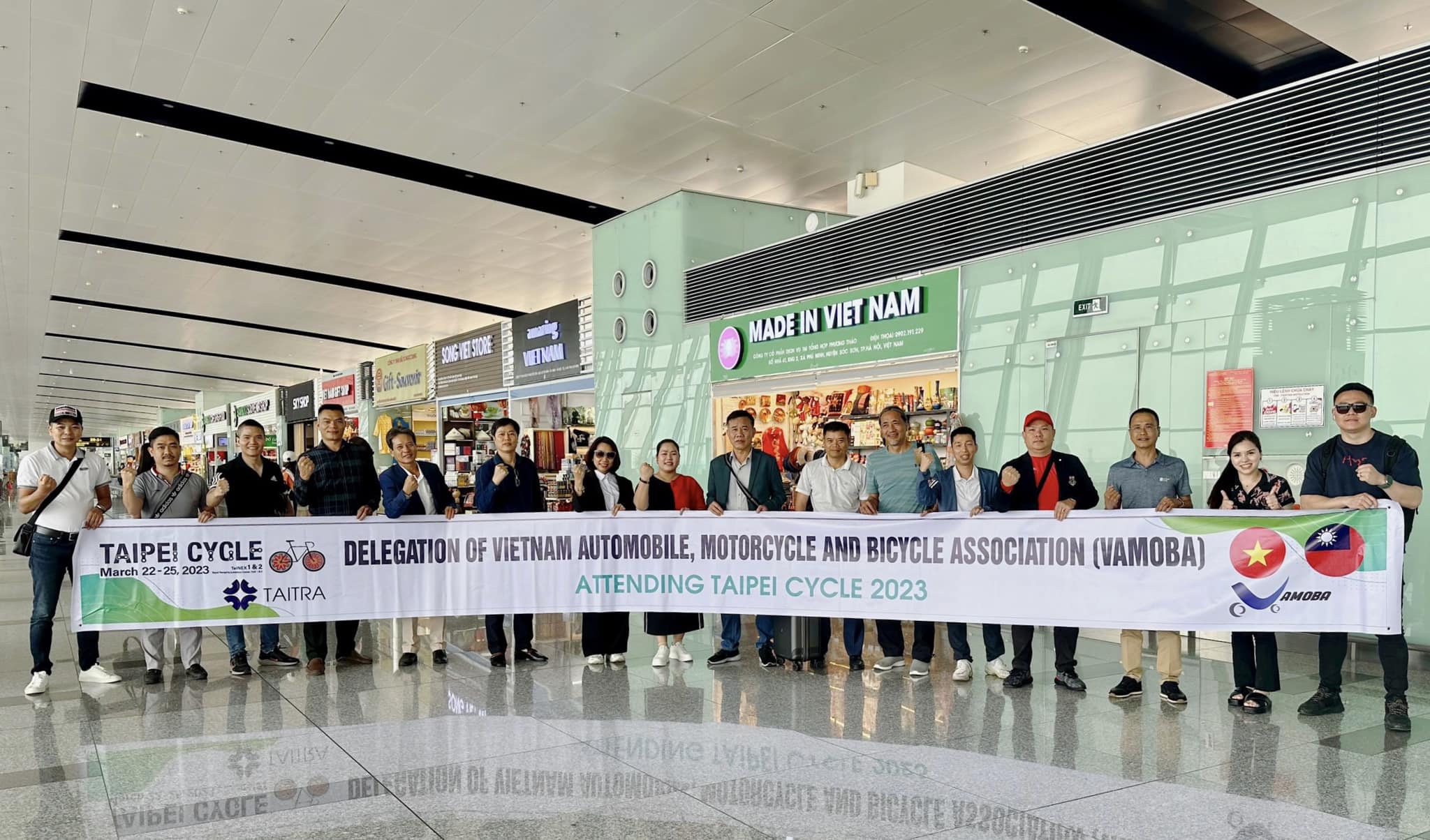 Giám đốc xe điện Before all tham dự triển lãm