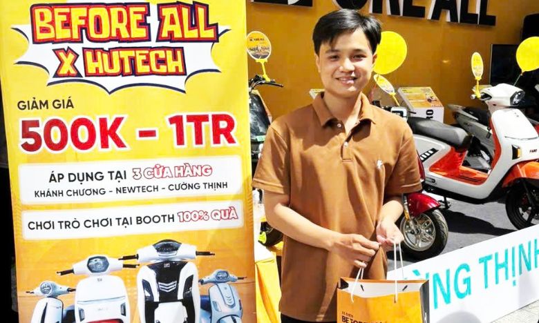 Các bạn sinh viên đã nhận phần quà từ Before All